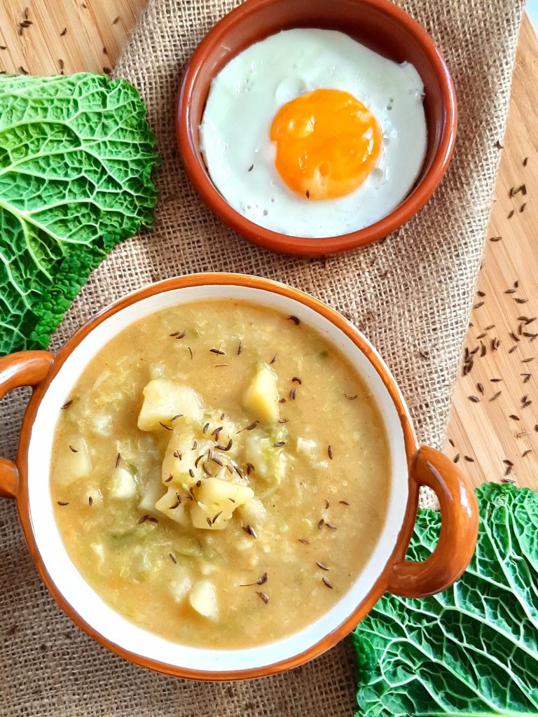 Hungarian savoy cabbage and potato stew