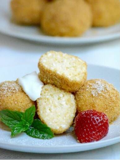 Hungarian cottage cheese dumpling