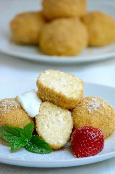 Hungarian cottage cheese dumpling